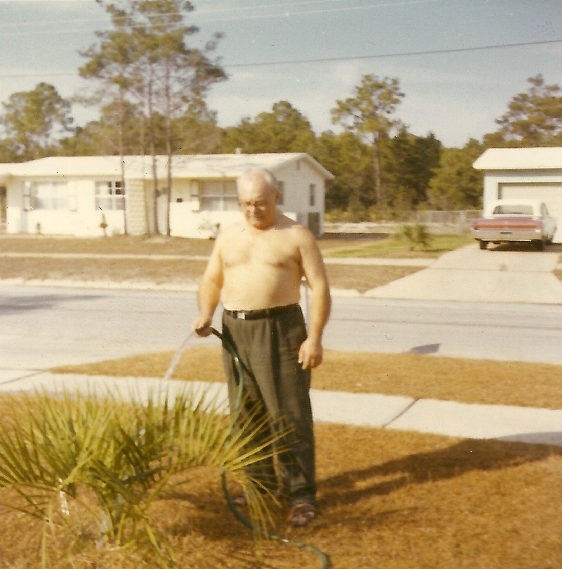 1970, 11- Stan in FLA w Cathie's family.jpg